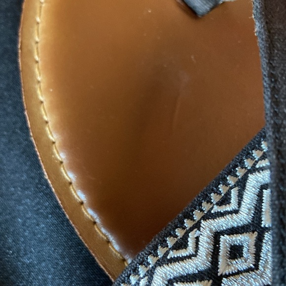 TOMS Lexie Geometric Aztec Embroidered Sandals Black Size 9 - Picture 4 of 5